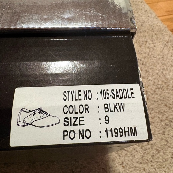 NIB Elle Women's Black & White Two-Tone Oxford Flats - Picture 3 of 10